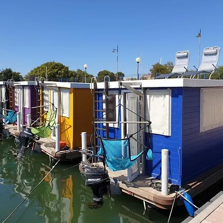 Hotel na wodzie Houseboat Cagliari