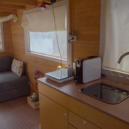 Houseboat Hotel na wodzie Cagliari