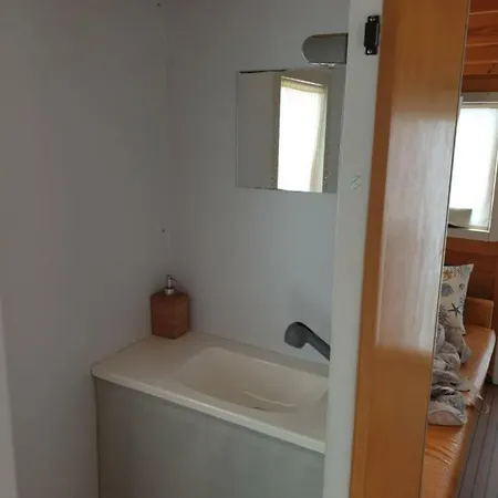 Hotel na wodzie Houseboat Cagliari